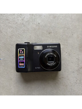 Samsung S730 Digital Camera 7.2 Megapixels Compact Point and